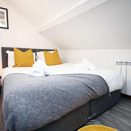 Fully Equipped Kitchen, Parking, City Centre Swansea Exterior photo