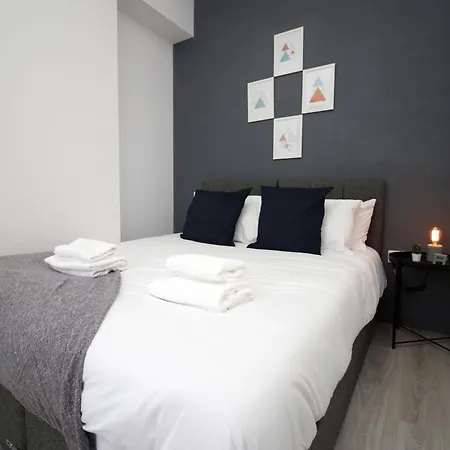 Fully Equipped Kitchen, Parking, City Centre Swansea Exterior photo