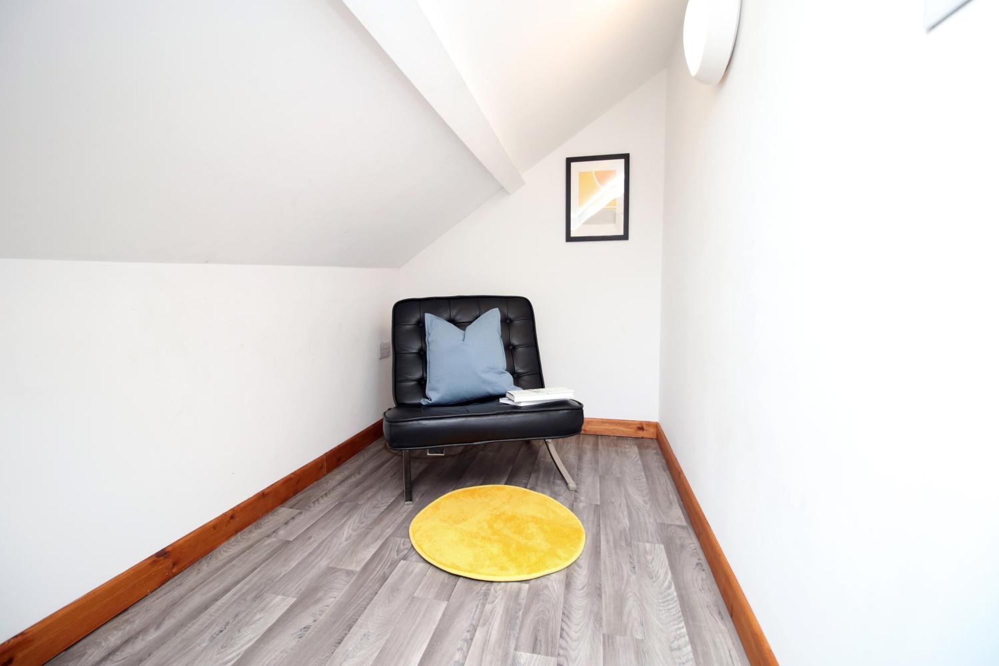 Apartment Fully Equipped Kitchen, Parking, Centre
