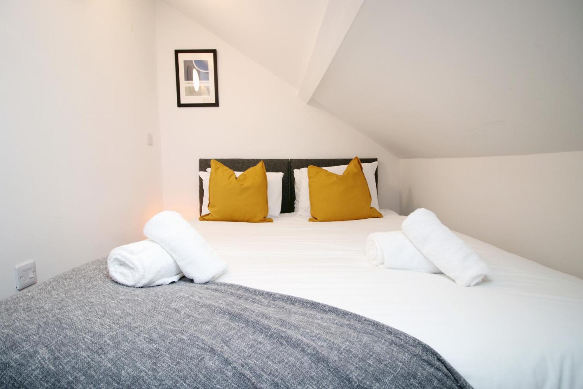 Apartment Fully Equipped Kitchen, Parking, Centre