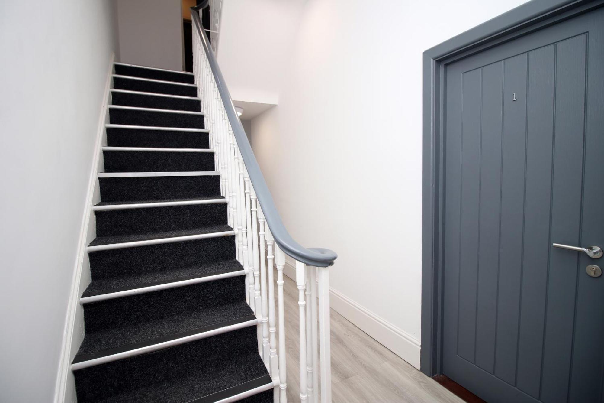 Fully Equipped Kitchen, Parking, Centre