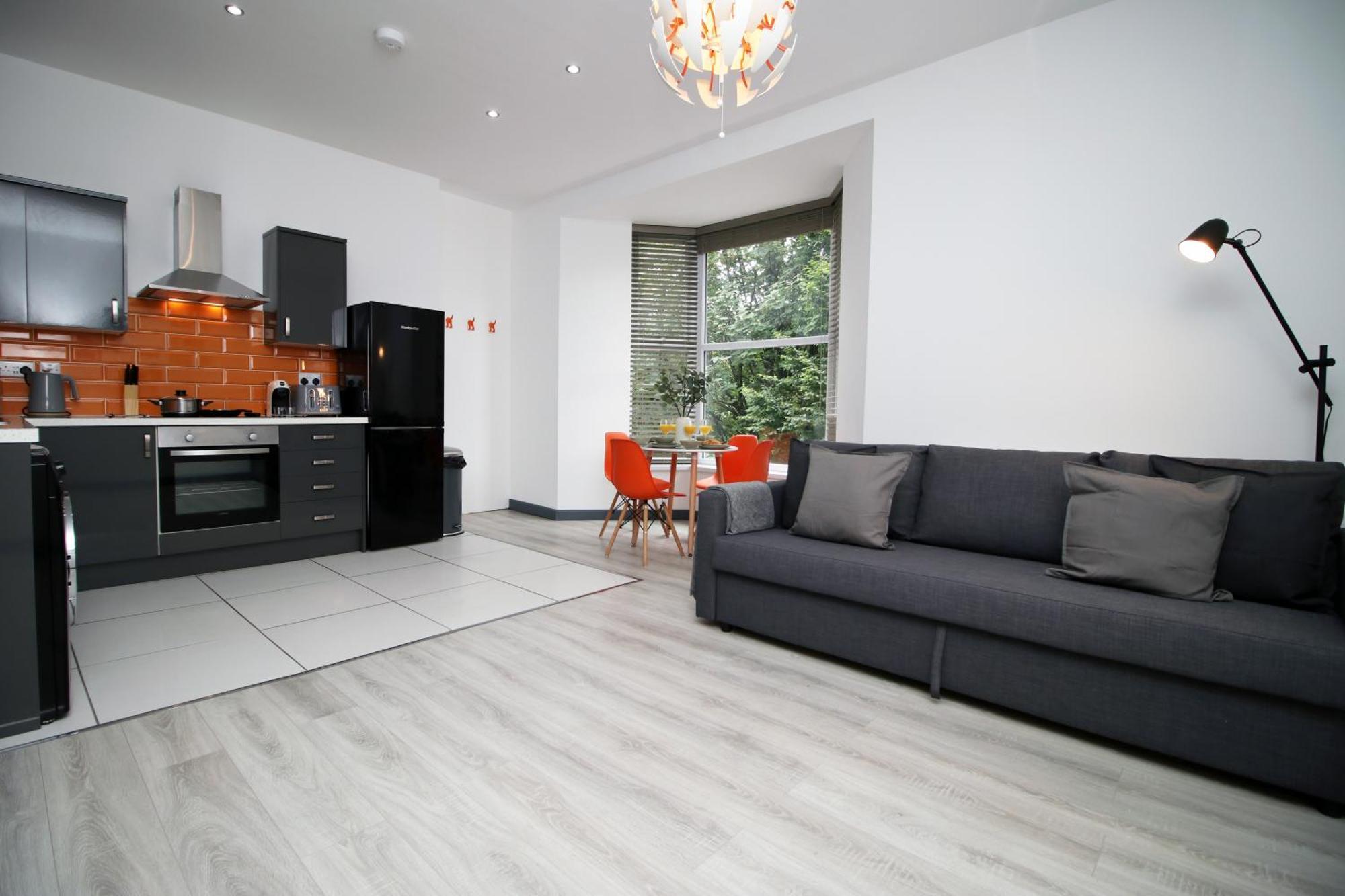 Apartment Fully Equipped Kitchen, Parking, Centre