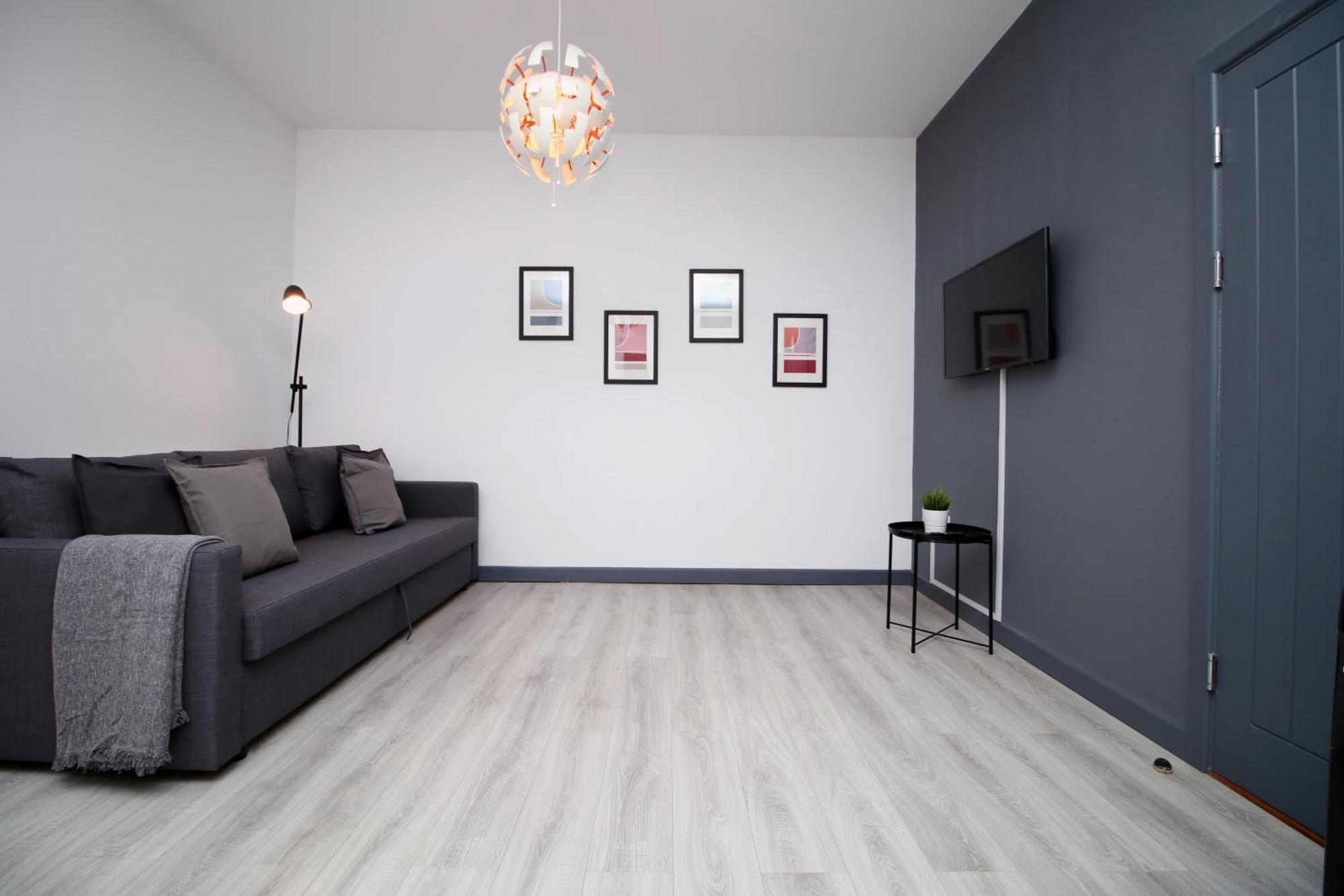 Fully Equipped Kitchen, Parking, Centre Swansea