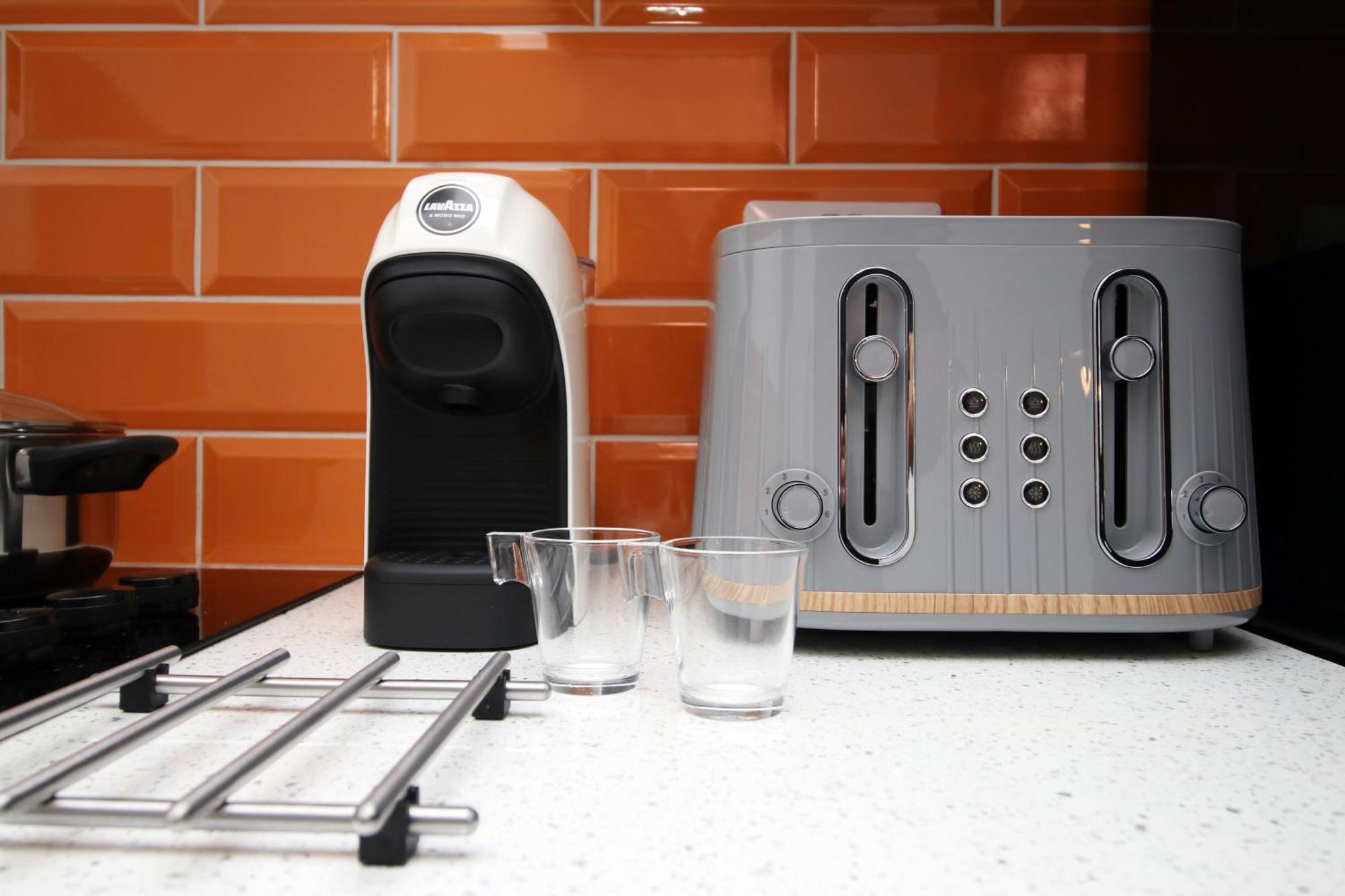 Fully Equipped Kitchen, Parking, Centre Apartment